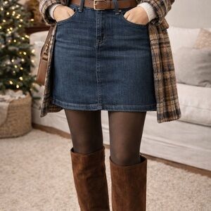 GAP Dark Wash Denim Mini Skirt Size 6Winter Chic